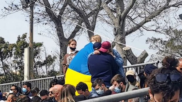 ukrainian-people-at-Popes-Mass-in-Malta